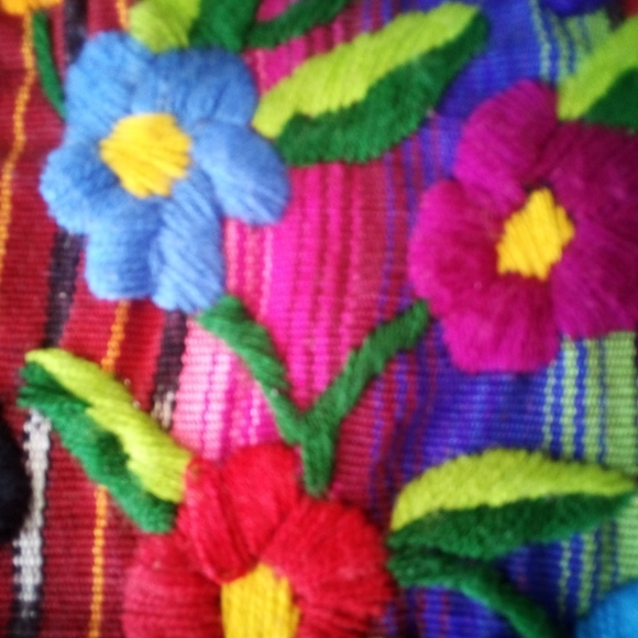 Guatemala handmade embroidery - Picture 5 of 8